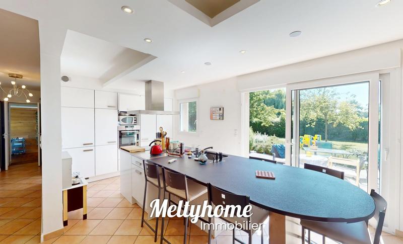 Maison - 195 m² - 10 pièces