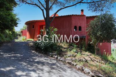 Maison - 330 m² - 9 pièces