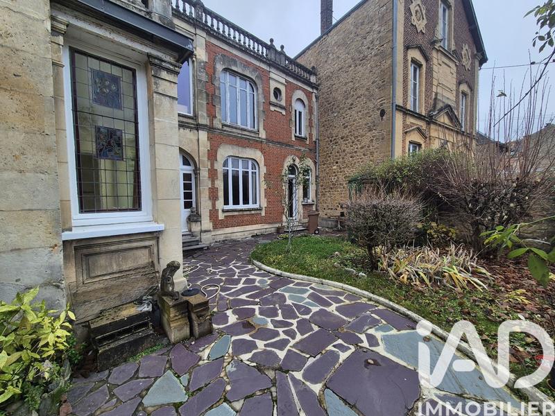 Maison - 250 m² - 10 pièces