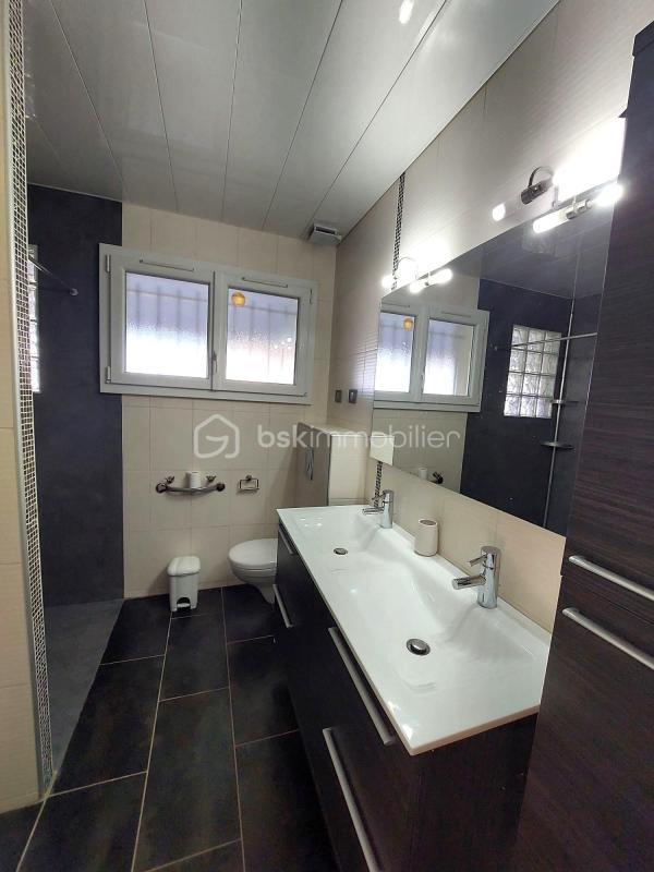 Maison traditionnelle - 140 m² - 6 pièces