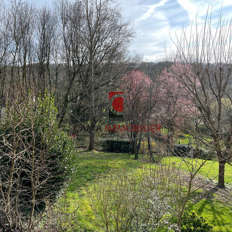 Maison - 268 m² - 9 pièces