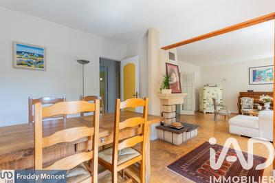 Maison - 210 m² - 9 pièces