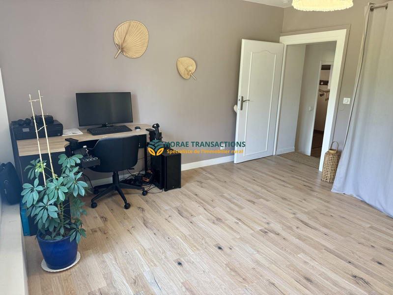 Maison - 250 m² - 8 pièces