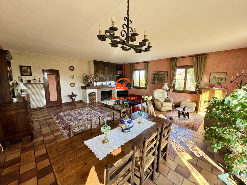 Maison - 180 m² - 7 pièces