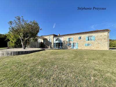 Maison - 300 m² - 8 pièces