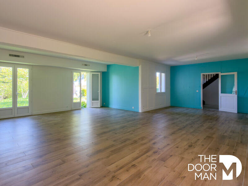 Maison - 264 m² - 7 pièces