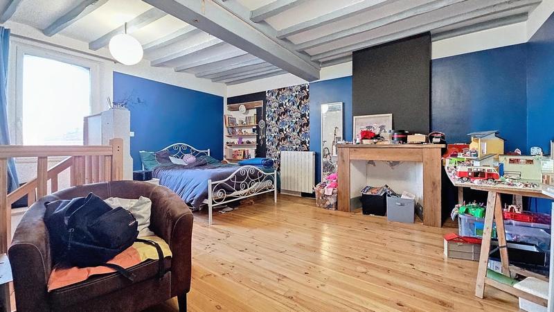 Maison - 330 m² - 9 pièces