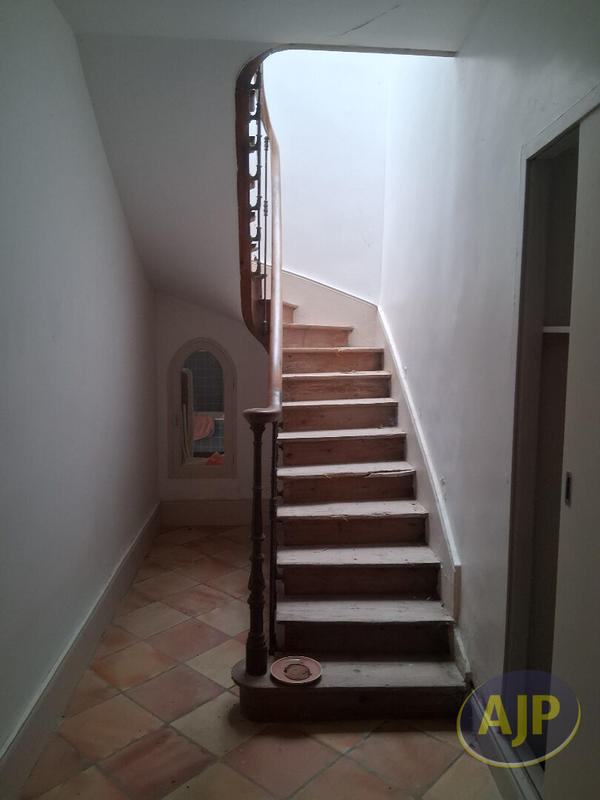 Maison - 381 m² - 13 pièces