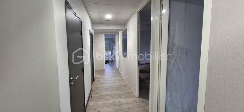 Bureau - 228 m² - 9 pièces