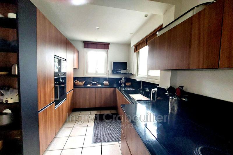 Villa - 250 m² - 9 pièces