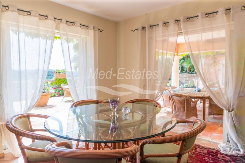 Propriété - 230 m² - 7 pièces