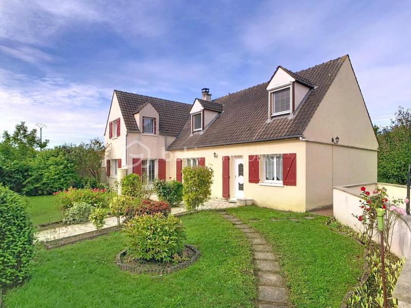 Maison traditionnelle - 197 m² - 8 pièces