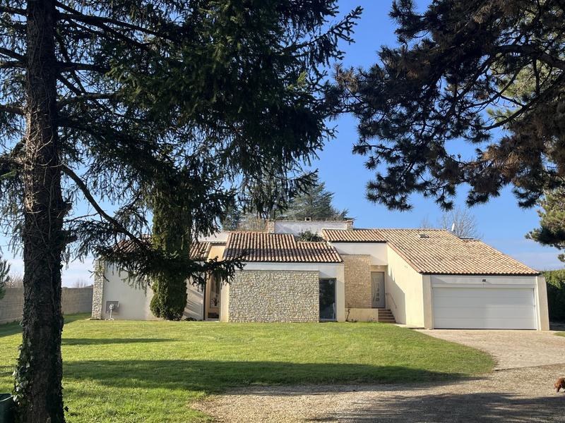 Maison d'architecte - 228 m² - 8 pièces