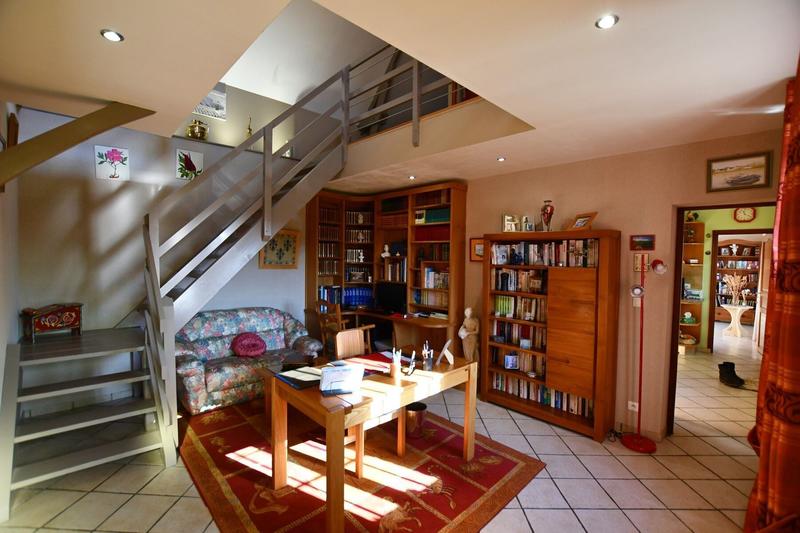 Maison - 225 m² - 9 pièces