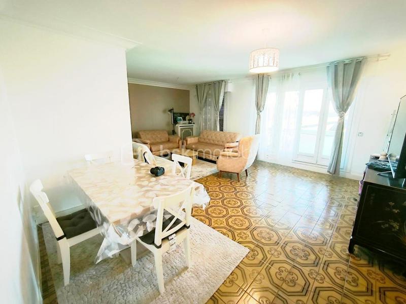 Appartement - 100 m² - 4 pièces