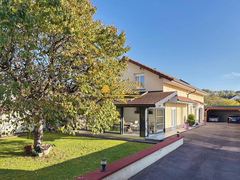 Maison - 200 m² - 6 pièces