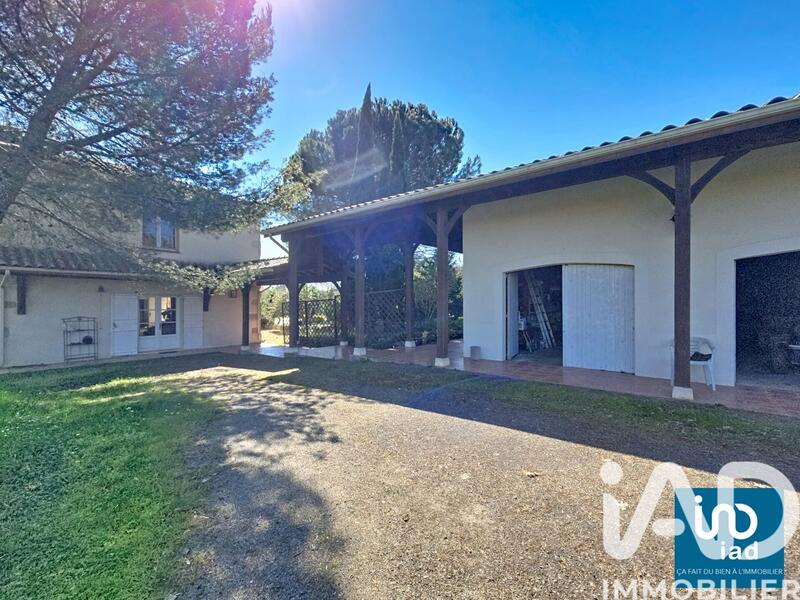 Maison - 353 m² - 13 pièces