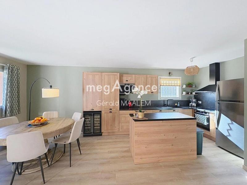 Maison - 90 m² - 5 pièces