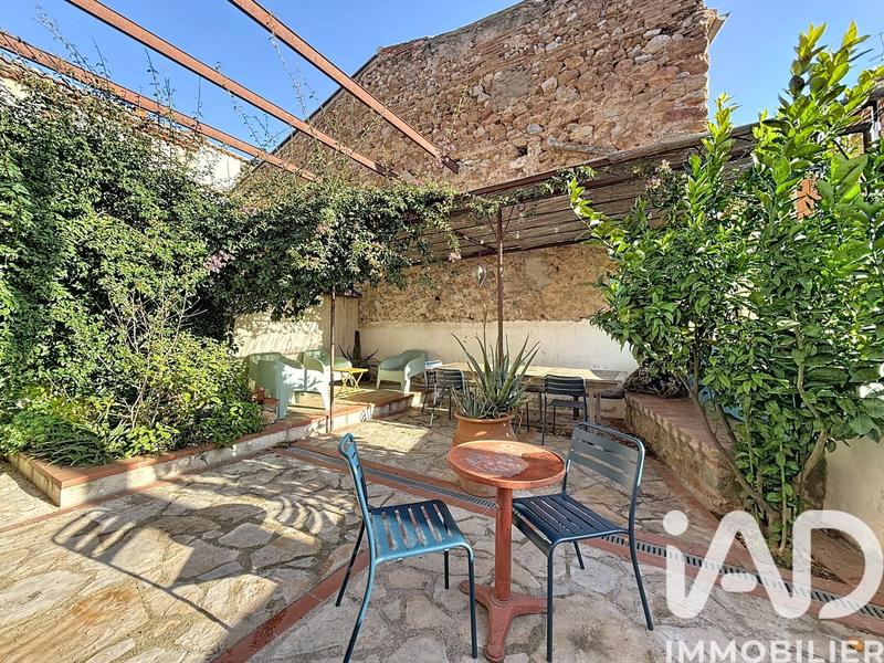 Maison - 225 m² - 9 pièces