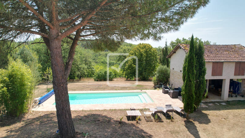 Local commercial - 250 m² - 1 pièce