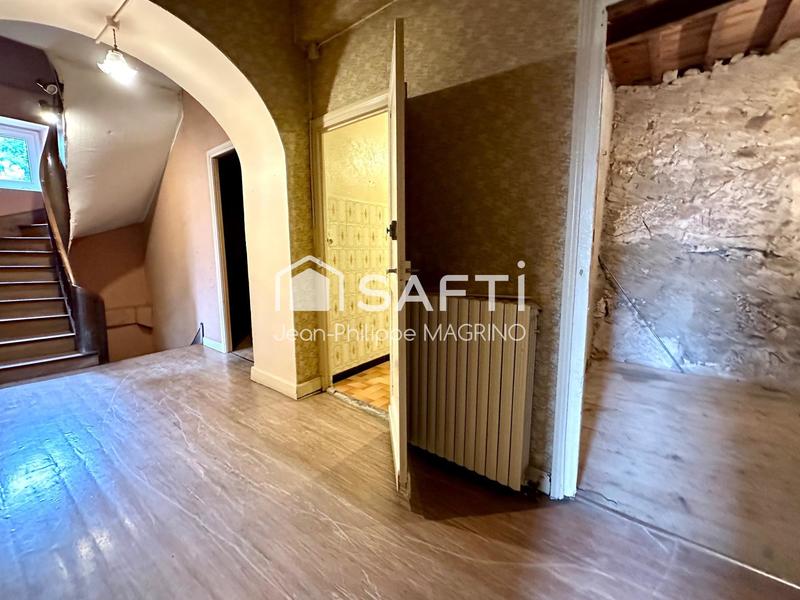 Maison - 216 m² - 7 pièces