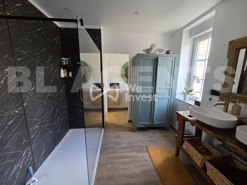 Maison - 804 m² - 28 pièces