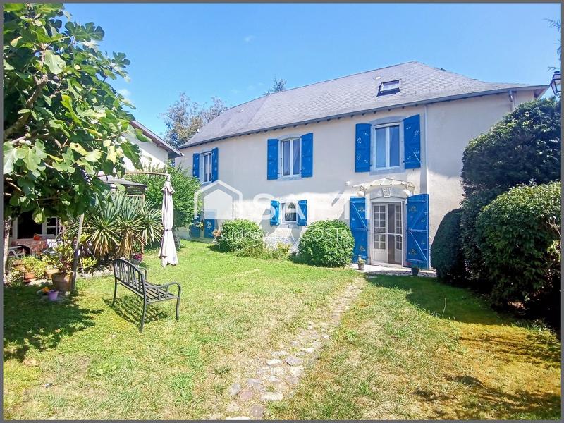 Maison - 246 m² - 7 pièces