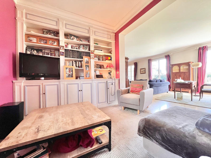 Propriété - 260 m² - 9 pièces