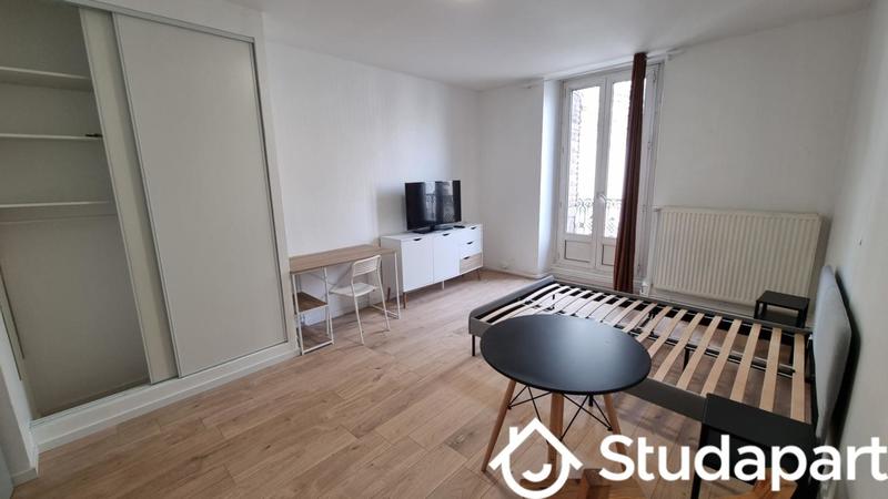 Chambre - 11 m² - 1 pièce