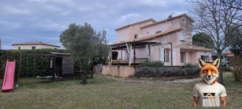 Maison traditionnelle - 201 m² - 8 pièces