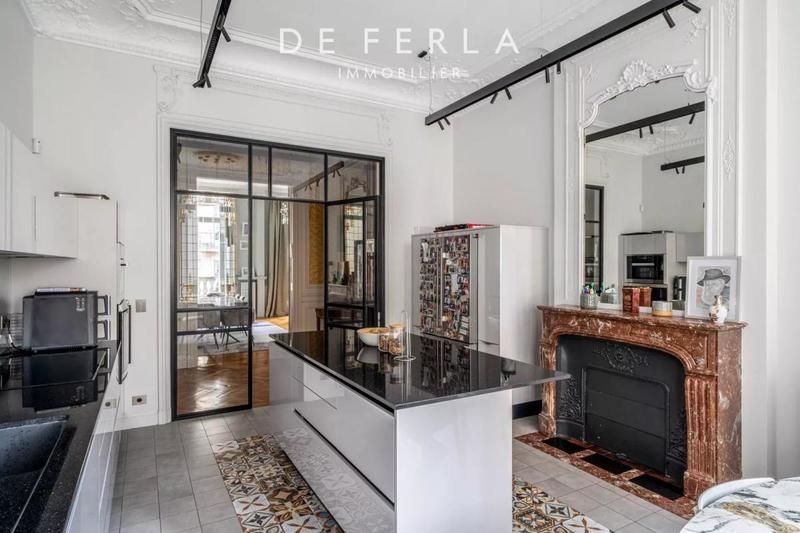 Appartement - 190 m² - 6 pièces