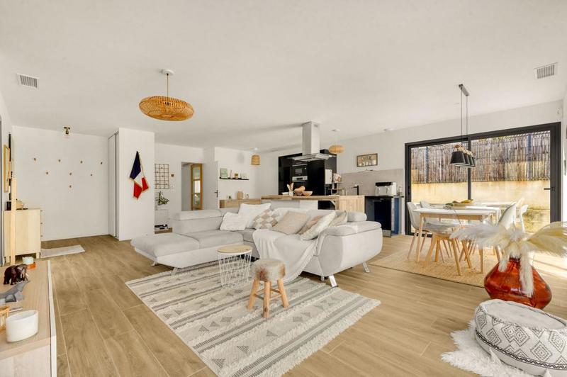 Maison - 105 m² - 4 pièces