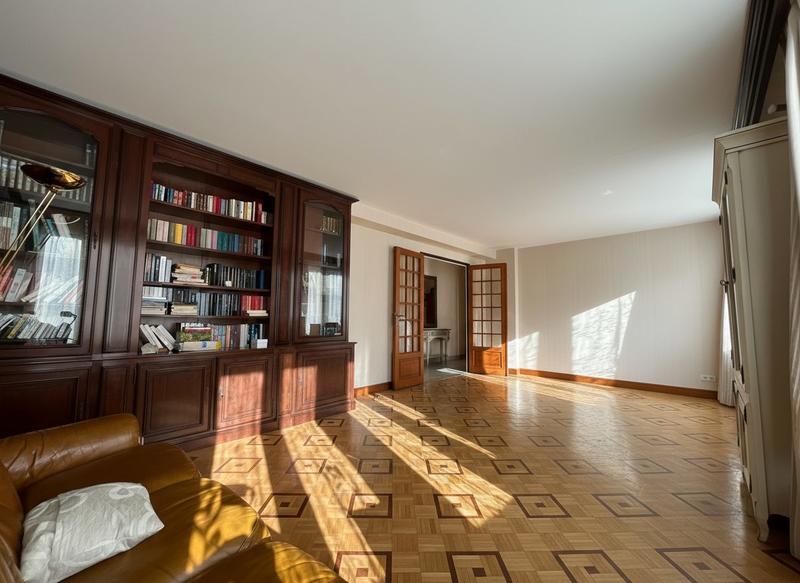 Appartement - 92 m² - 4 pièces