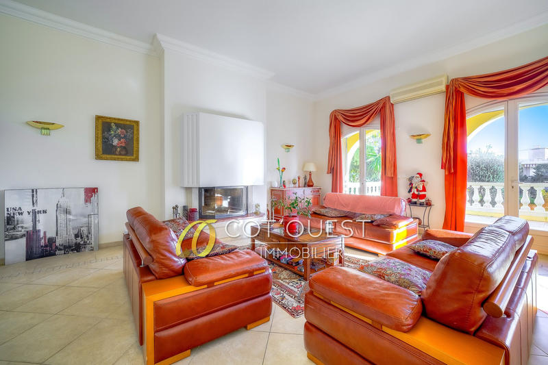 Propriété - 400 m² - 9 pièces