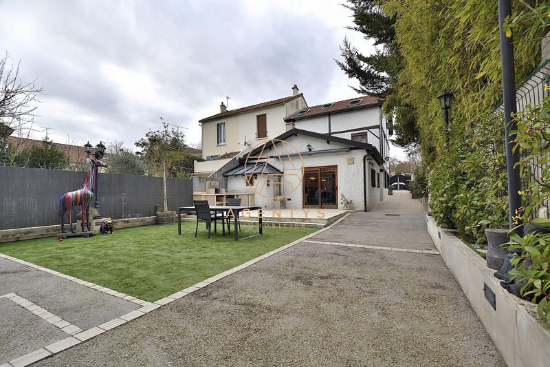 Maison - 175 m² - 6 pièces