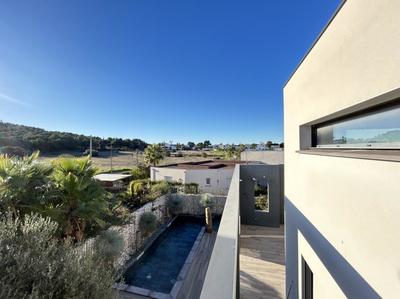 Maison - 207 m² - 5 pièces