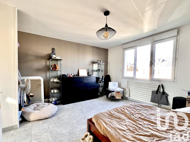 Maison - 200 m² - 8 pièces