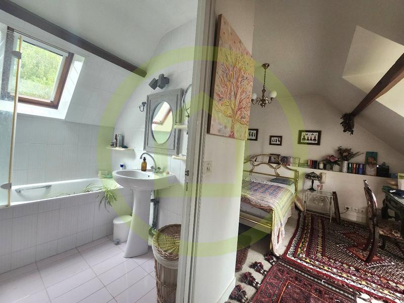 Maison - 218 m² - 6 pièces