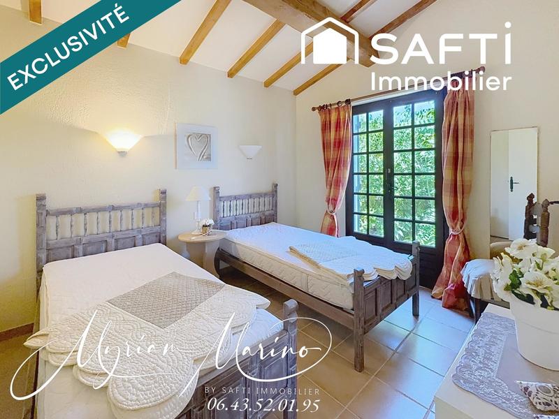 Villa - 250 m² - 12 pièces