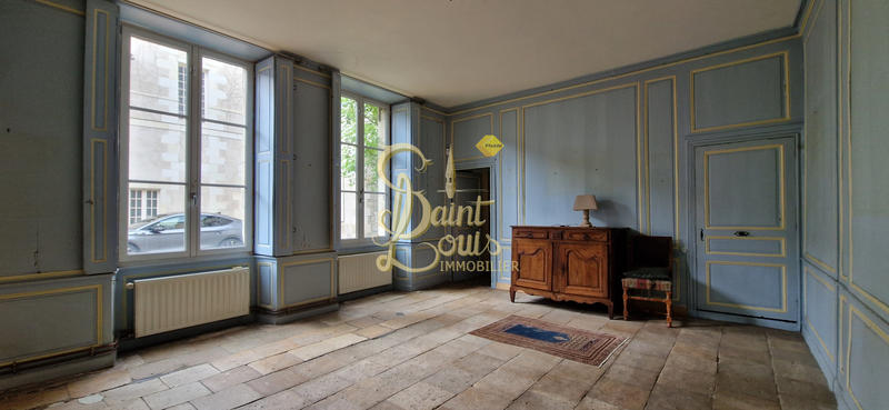 Maison - 234 m² - 8 pièces