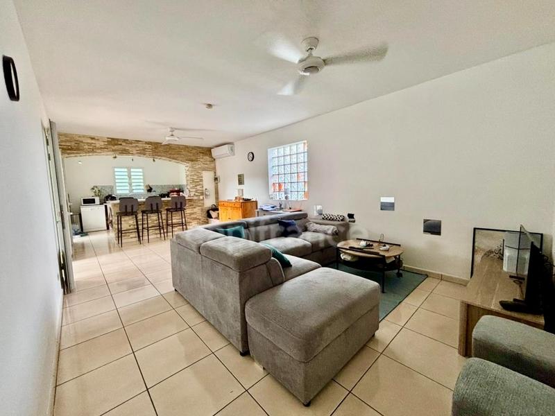 Maison - 90 m² - 5 pièces