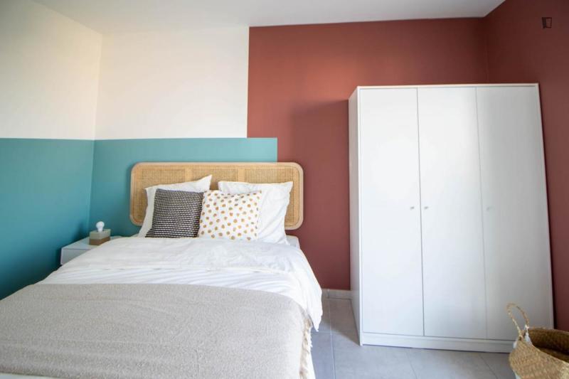 Chambre - 12 m² - 5 pièces