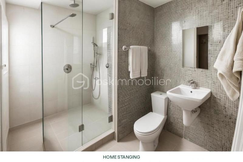 Maison - 214 m² - 8 pièces