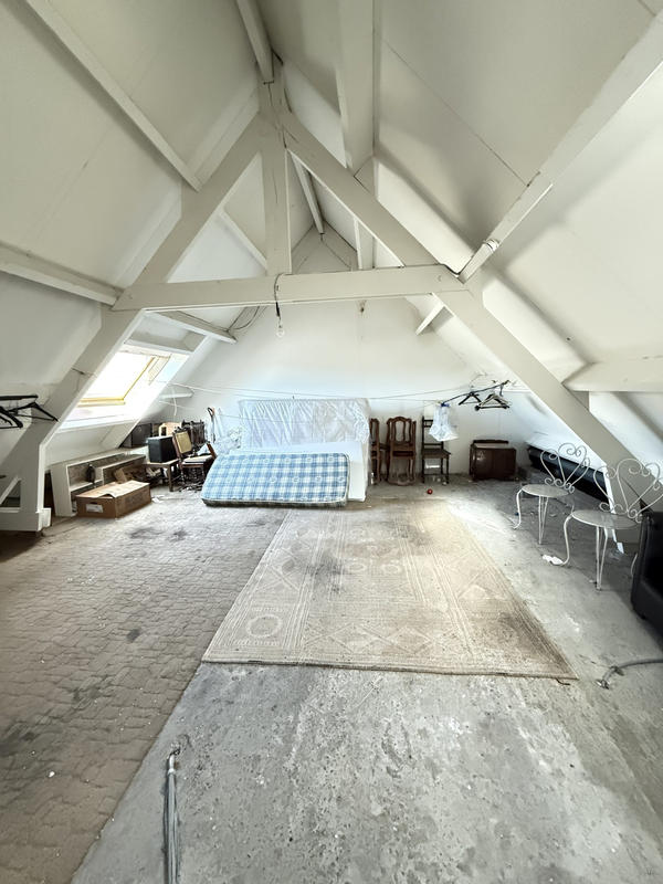 Maison - 216 m² - 6 pièces