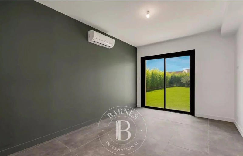 Villa - 214 m² - 5 pièces