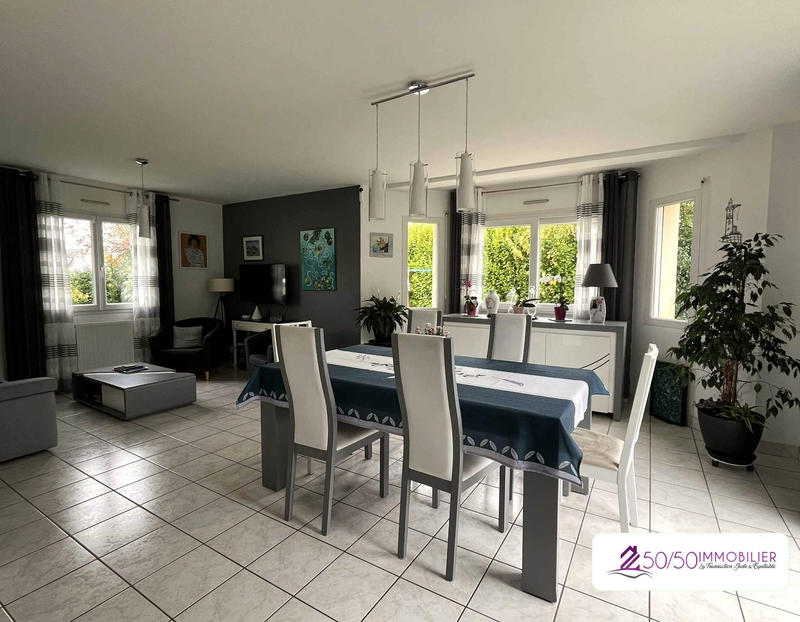 Maison - 121 m² - 5 pièces