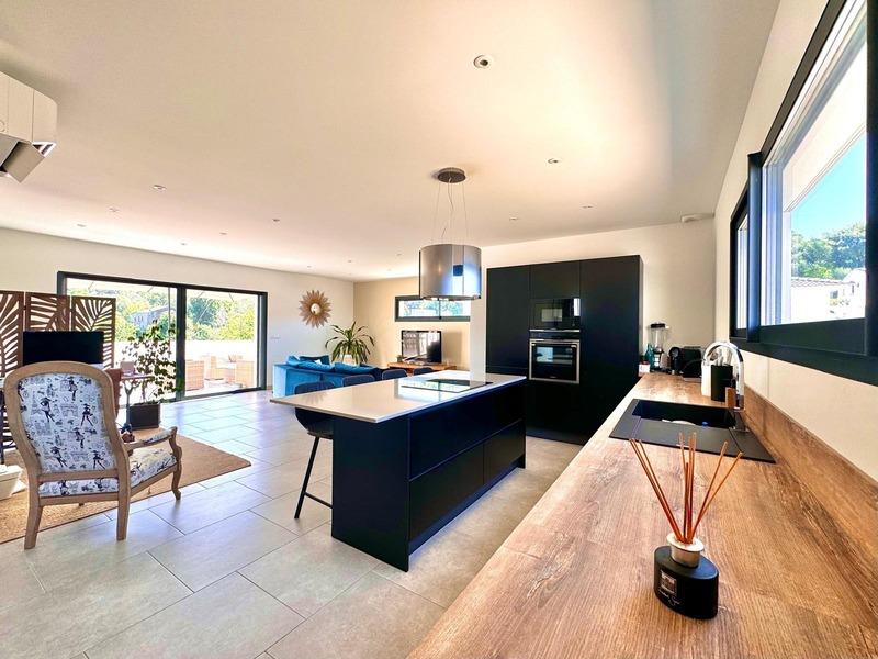 Maison - 156 m² - 4 pièces