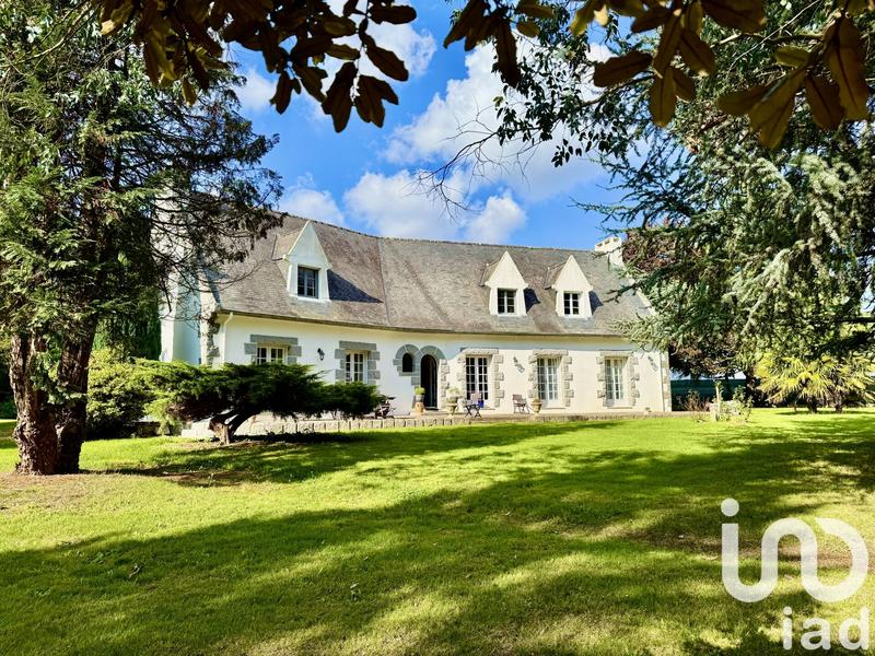 Maison - 200 m² - 11 pièces