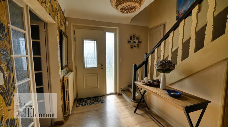 Maison - 208 m² - 9 pièces