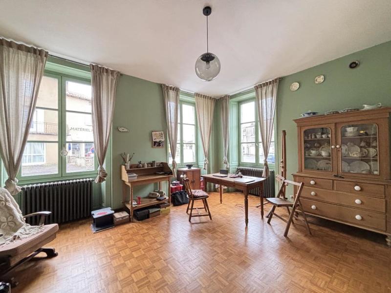 Maison - 320 m² - 13 pièces